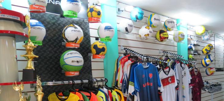 Crie e personalize seus uniformes